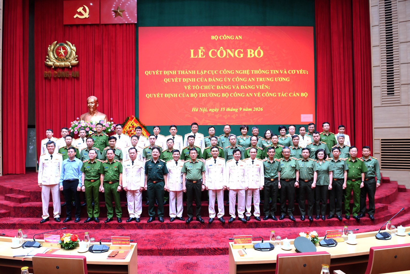 Công bố Quyết định thành lập Cục Công nghệ thông tin và Cơ yếu